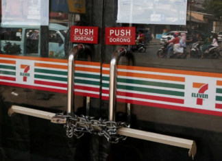 Unique battle between international and local convenience stores in Indonesia