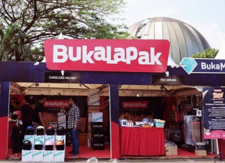 How did retail investors punish Bukalapak after its share price fell? Bukalapak IPO - Cover Image