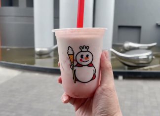 China’s largest drinks franchise opened 7,643 new stores last year