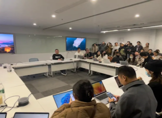A Chinese EV manufacturer’s deep trouble, livestreamed