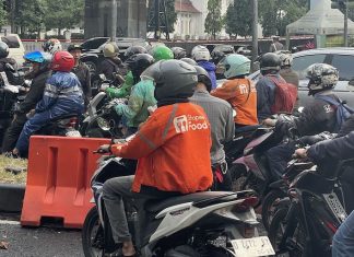 ShopeeFood overtakes Gojek in food delivery